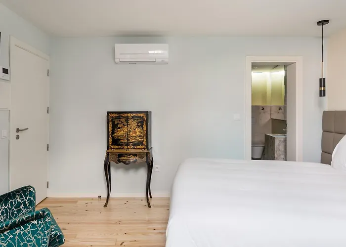 Joivy Flats Next To Rossio Square And Main Lisbon Attractions